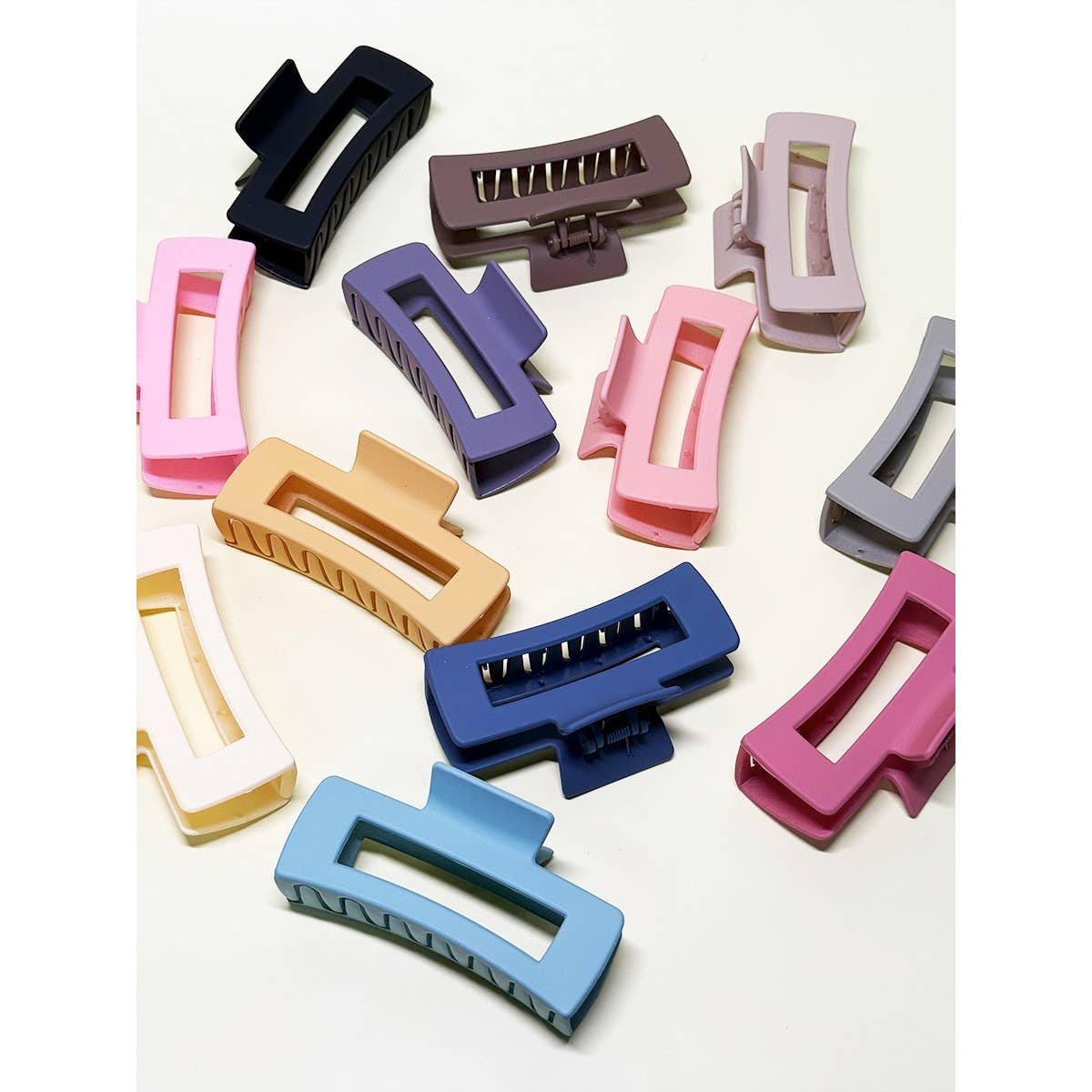Oversized Matte Hair Claw Clip