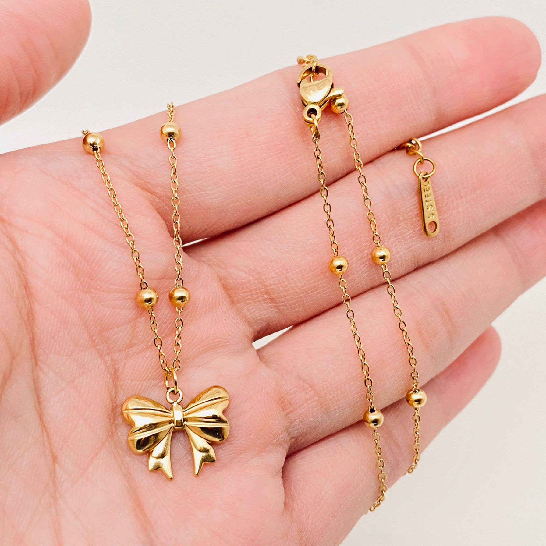 Bow Pendant Necklace 