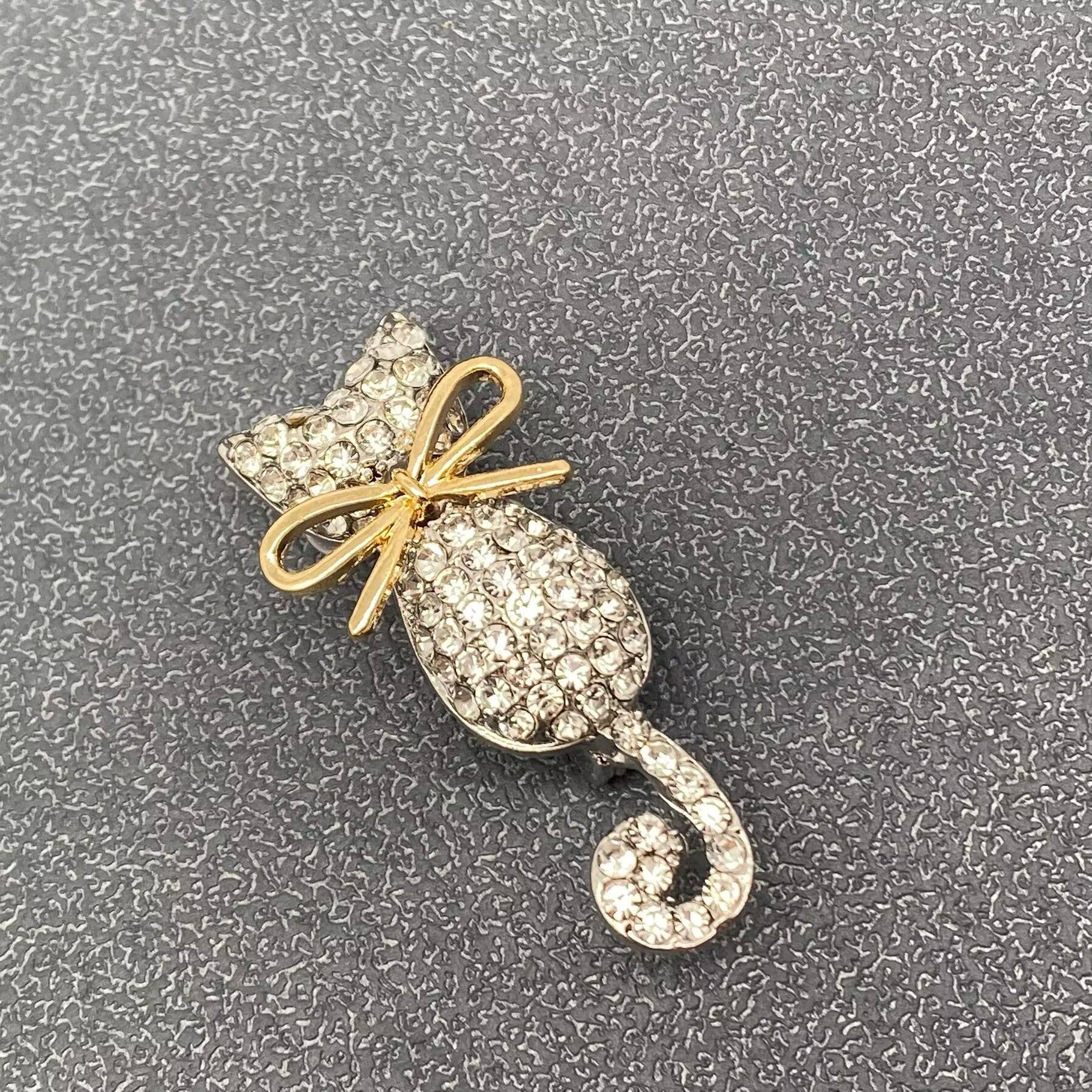 Jeweled Cat & Bow Brooch