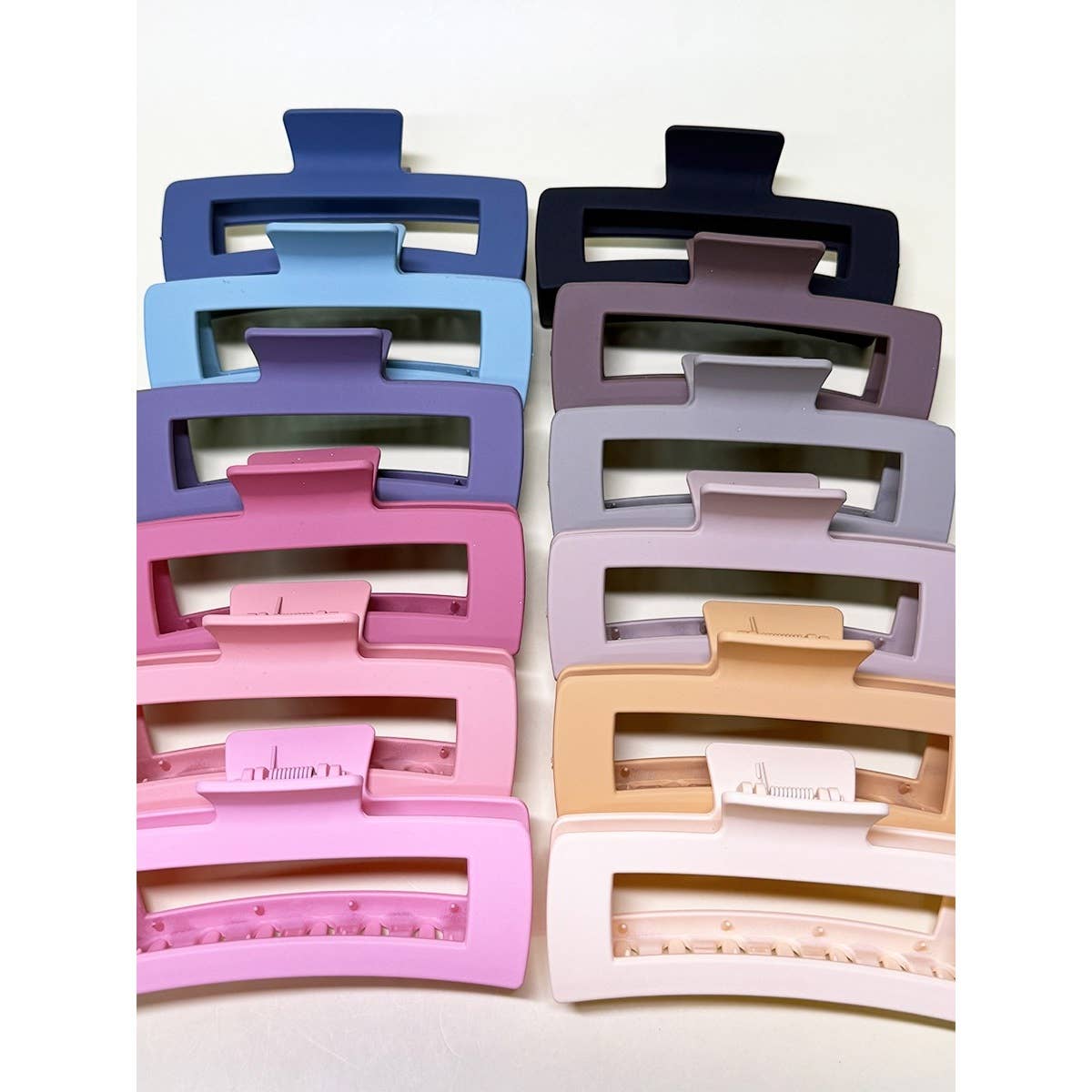 Oversized Matte Hair Claw Clip