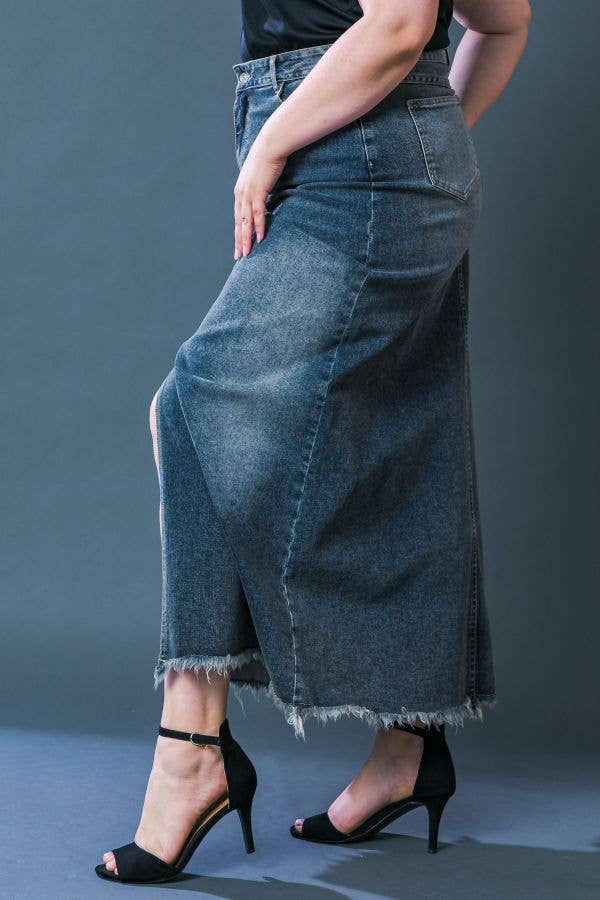 Plus Size Fray Denim Skirt