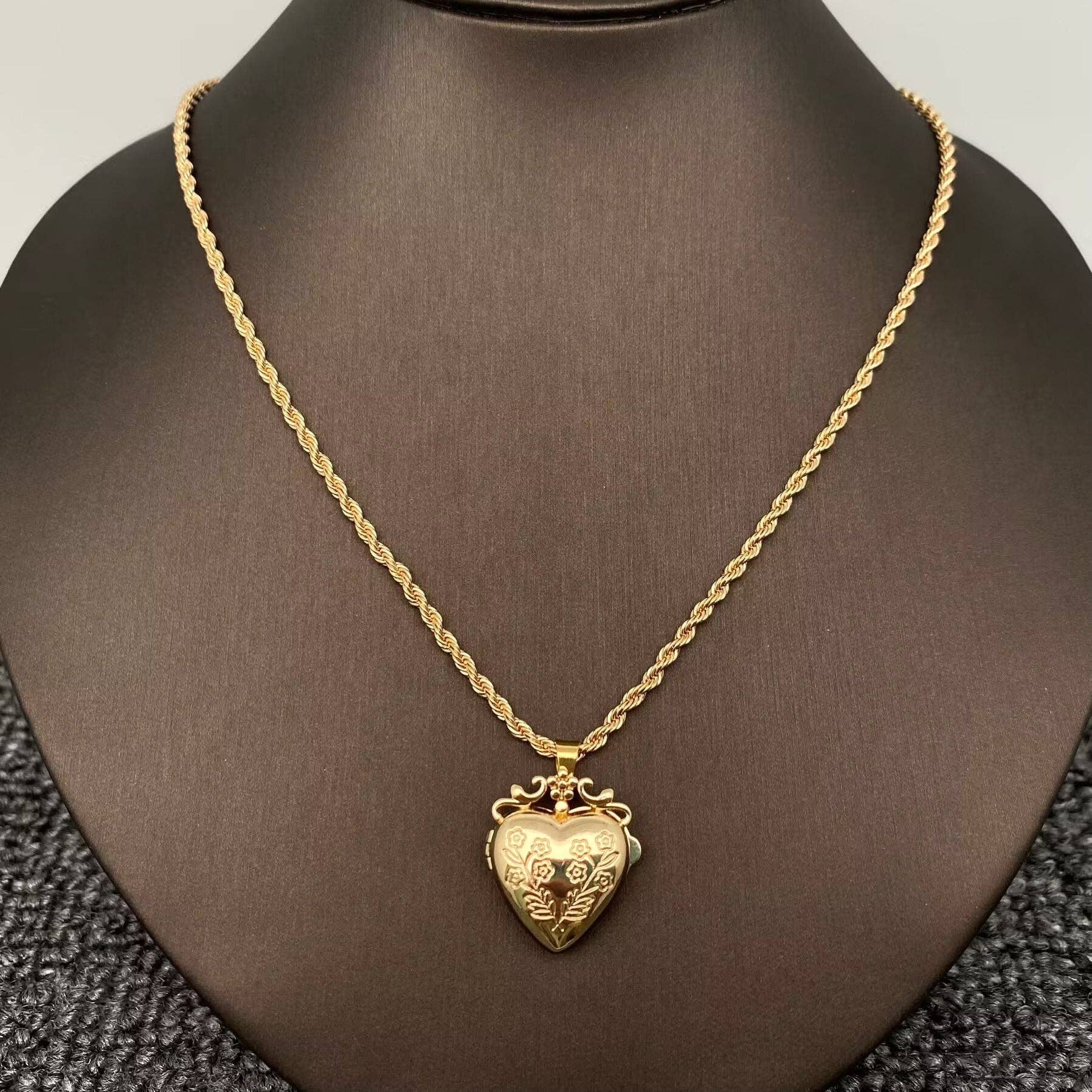Flowers Heart Locket Gold-plated Necklace