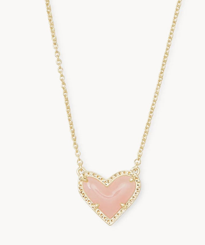 Ari Heart Gold Pendant Necklace in Rose Quartz