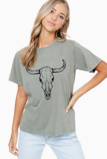 Vintage Longhorn Skull Graphic Tshirt