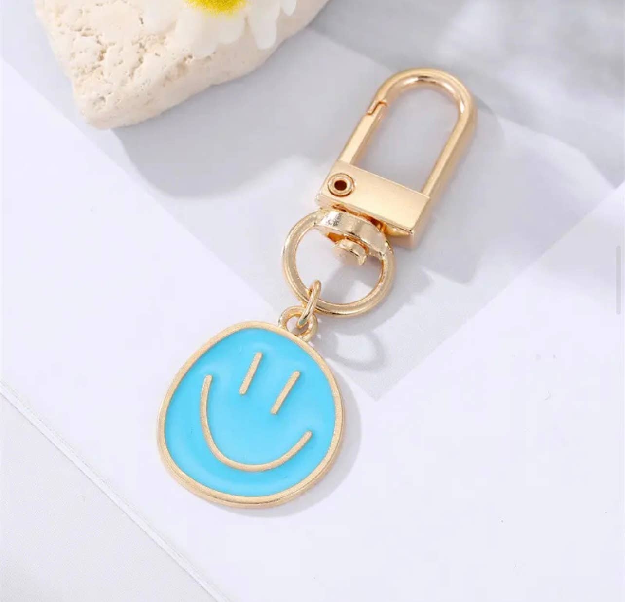Smile Happy Face Keychain: Hot pink.