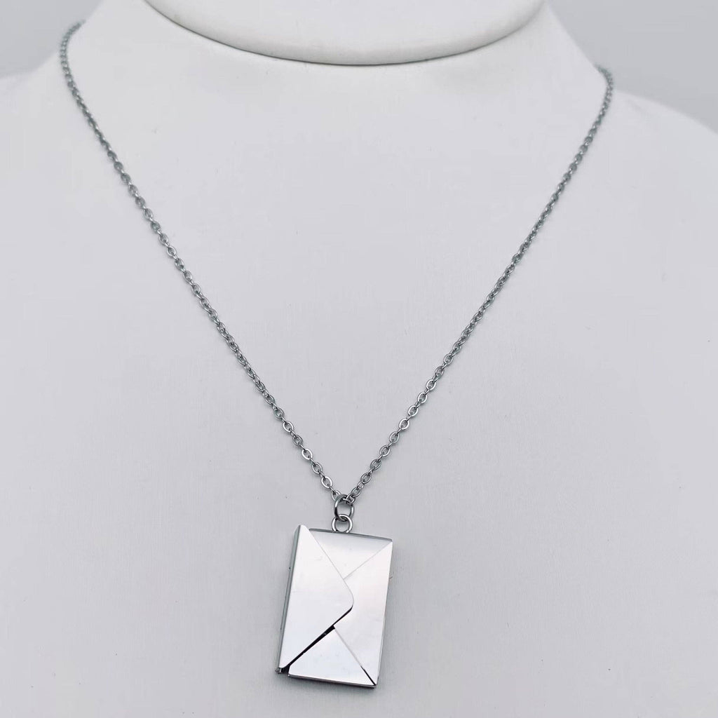 "I Love You" Openable Envelope Necklace
