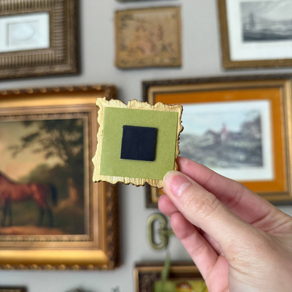 Vintage Style Resin Ornate Girl Reading a book Mini Magnet