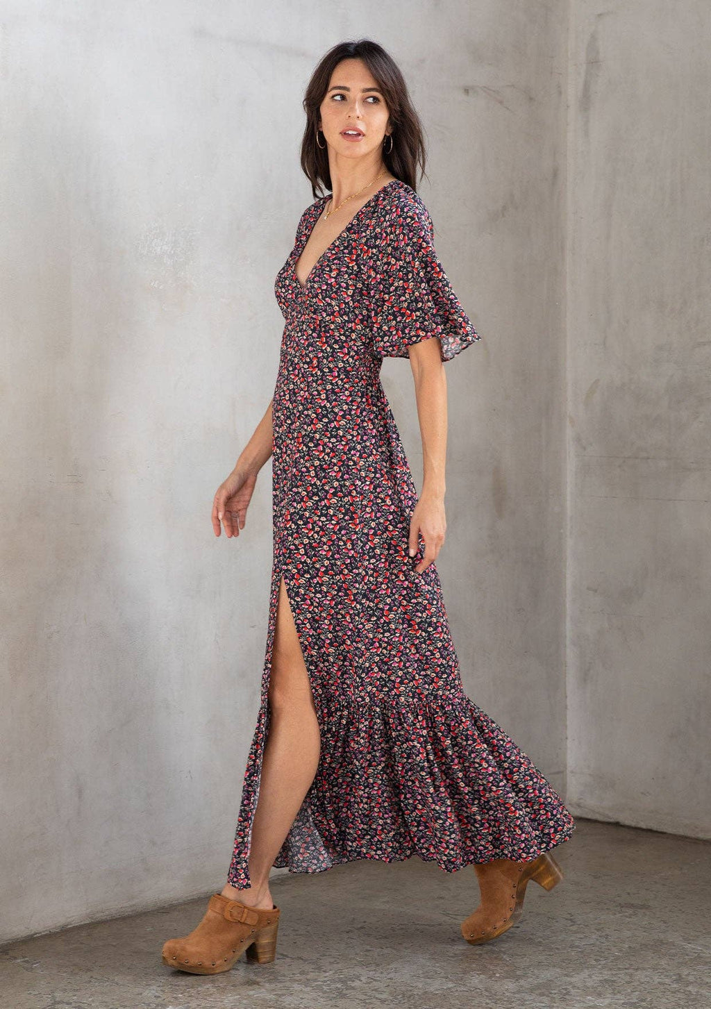 Vintage Floral Print Flutter Sleeve Maxi Dress
