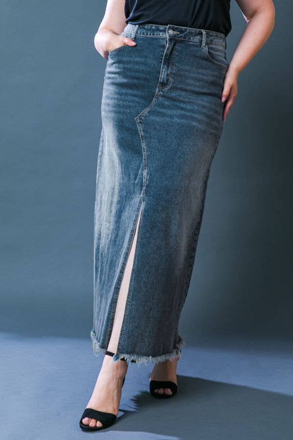 Plus Size Fray Denim Skirt