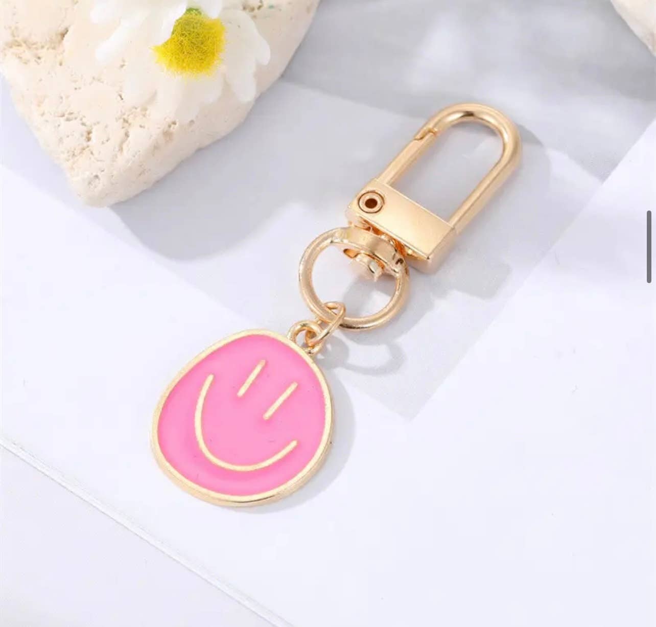 Smile Happy Face Keychain: Hot pink.